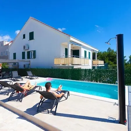 With Swimming Pool Milna, Brac - 24929 * Milna (Brac)