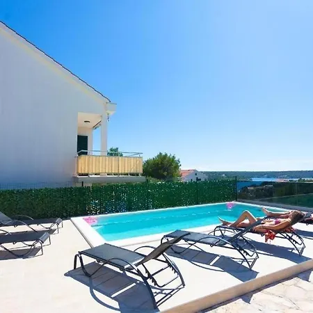 Apartmán With Swimming Pool Milna, Brac - 24929 Milna (Brac)