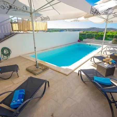 Apartmán With Swimming Pool Milna, Brac - 24929 Milna (Brac)